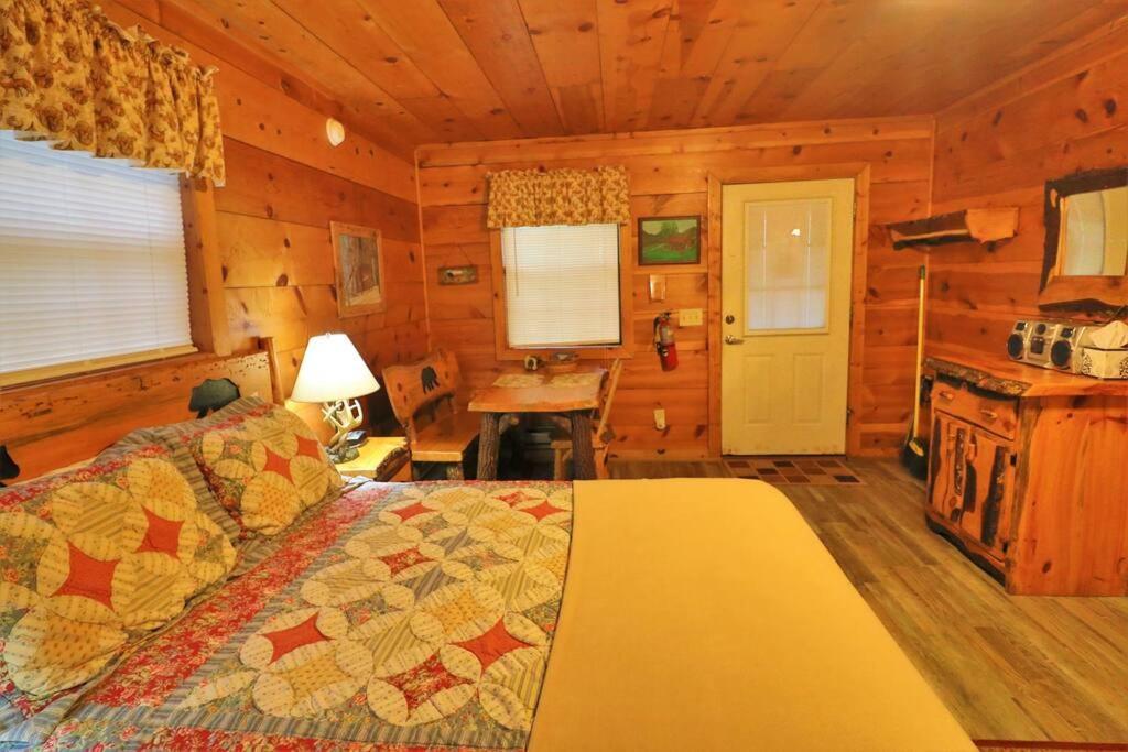 Alpine Mountain Sweetheart Cabin Jacuzzi #8 Хелен Экстерьер фото